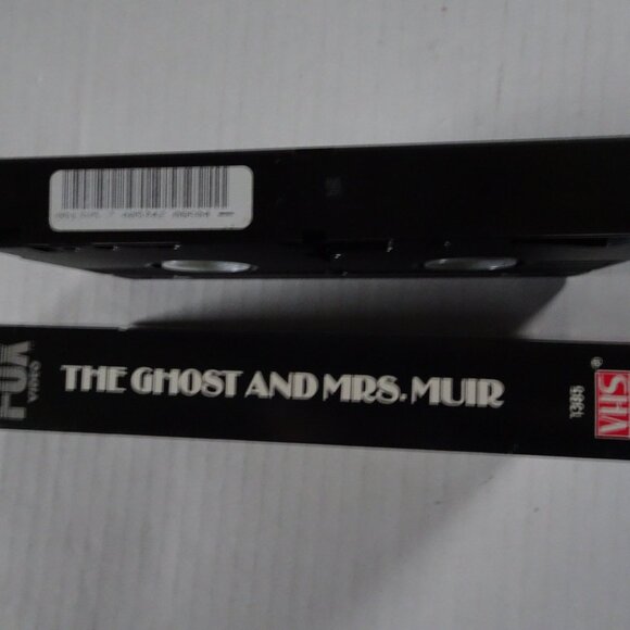 The Ghost and Mrs. Muir - VHS Tape - w/ Gene Tierney Rex Harrison George Sanders - Picture 3 of 4